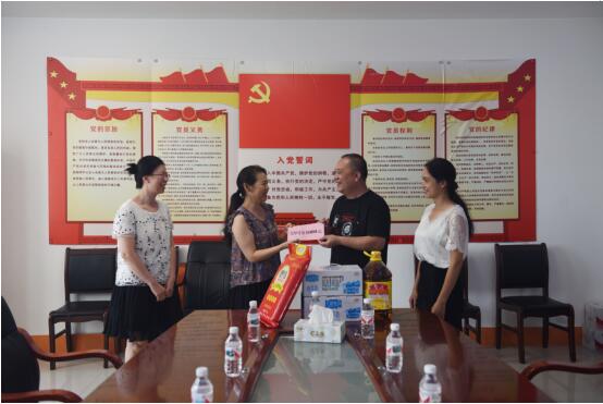 自治區(qū)工程咨詢(xún)中心黨支部開(kāi)展“七一” 走訪慰問(wèn)生活困難黨員活動(dòng)